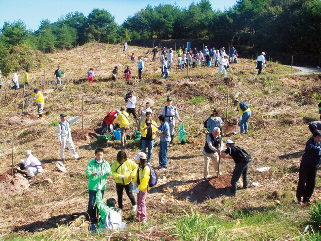 山形県南陽市山林火災「復興」植樹を開催