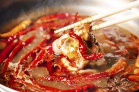 こだわりの香辛料を使った旨辛アロマ鍋(※写真は以前撮影した類似商品のイメージです)