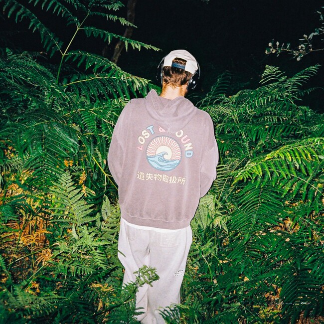 Mom Tudie、ナイジェリア出身のシンガーソングライターtavesとのコラボ曲「Don’t Hate Me」を10月24日にリリース