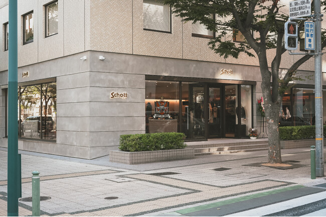 「Schott」の新店舗が神戸・旧居留地にオープン！