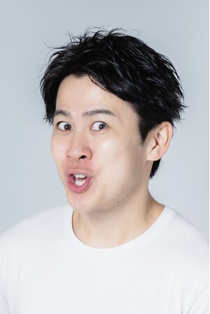TikTok、YouTubeで大バズり！　登録者100万人の吉本芸人「まつした」が、お悩み相談本を初出版！