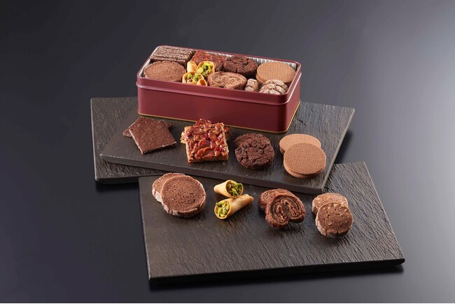 【明治記念館】“季節限定の人気商品「プレミアム・チョコレートクッキー」が再登場！”　カカオを贅沢に使った8種の味わいが詰まった特製チョコレートクッキー缶（税込/3,780円）を今秋も販売開始しました