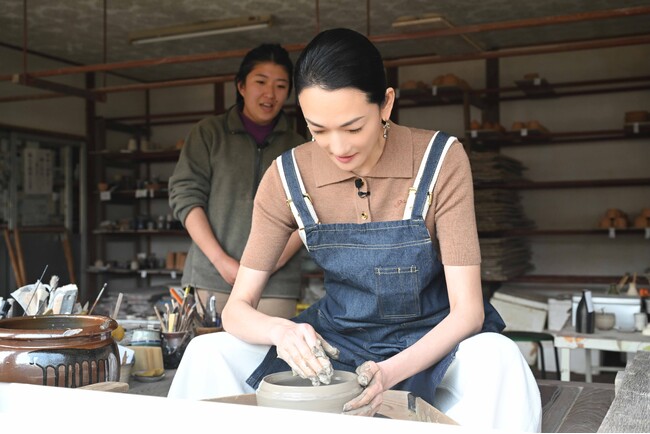 冨永愛が体験・見学できる伝統工芸を一挙紹介！石垣焼、笠間焼、曲げわっぱ、備前刀、加賀獅子頭の魅力に迫る