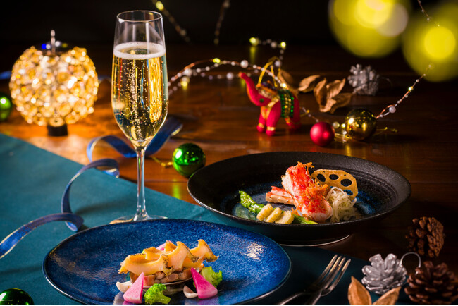 クリスマスは札幌のホテルで美食のひとときを。伊勢海老や道産牛のステーキ、カニやアワビ、スイーツも揃う2日間限定のディナービュッフェを提供【グランドメルキュール札幌大通公園】