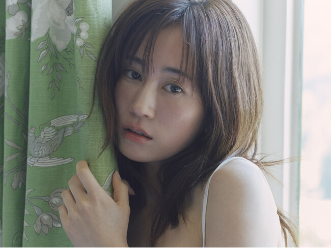 前田敦子“最後の写真集”発売が決定！ “大人の恋”をテーマに過去最大露出にも挑戦&先行カット解禁