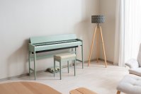 暮らしに溶け込む、ローランド×カリモク家具の新作。天然木を活かした家具仕上げのデジタルピアノを発売