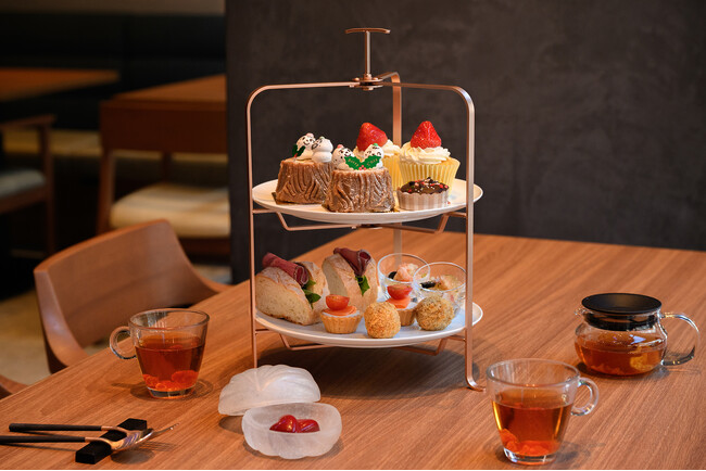 ミニアフタヌーンティー「Meets KOBE」クリスマスバージョン登場！神戸の街を味わう、ホリデーシーズン限定のティースタンド／ザ ロイヤルパーク キャンバス 神戸三宮