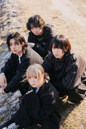 クレナズム、待望の冬のツアーに向けて3作品連続リリース。2作目 「yellow」リリース。