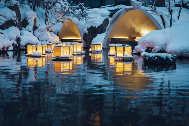 【界 津軽】冬の青森でしか出会えない絶景雪見風呂。雪と光が織りなす「こぎんかまくら」が今年も登場