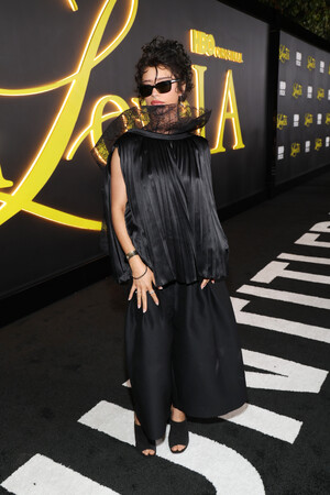 【Dior】ディオールを纏うセレブリティ：オデッサ・アジオン @「I Love LA」プレミア