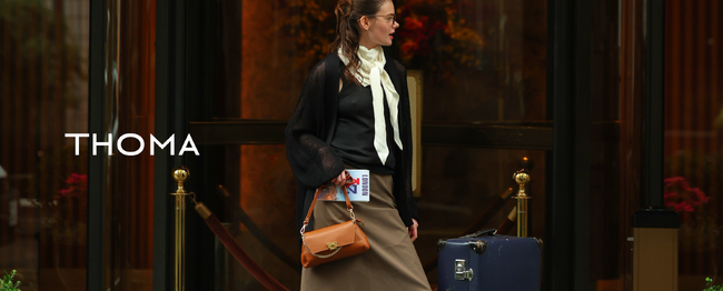 いつもの自分らしいスタイルで旅へ。あなたの想いを叶える、旅ワードローブの最後の１ピース。レディースブランド「THOMA」10月31日デビュー