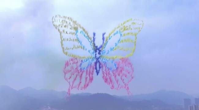 国内初、昼間の空を彩る新感覚ドローンショー　レッドクリフが「ドローンインパルス(R)」サービス提供開始