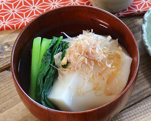 【和食の日】武士の質実と縁起を次世代へ！「名（菜）を持ち（餅）上げる」愛知雑煮で、地元企業と碧南市長が子どもたちの成長を応援