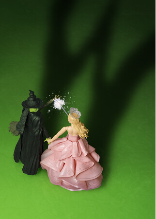 映画『ウィキッド ふたりの魔女』より「エルファバ」「グリンダ」がポージング自在のアクションフィギュアで登場！