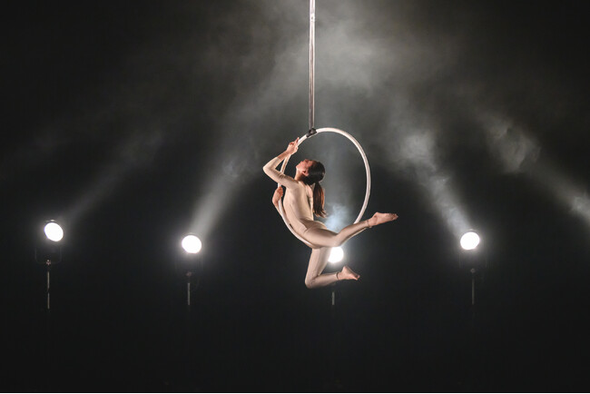 ダンス×現代サーカスのクロスジャンル公演「Disco on the planet」まもなく開幕