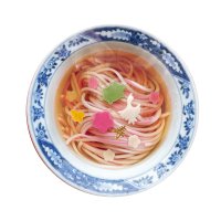 紅白合わせ麺に、鶴、亀、千鳥、梅、松の飾り麺をあしらった「knot charm(ノット チャーム)寿」新発売