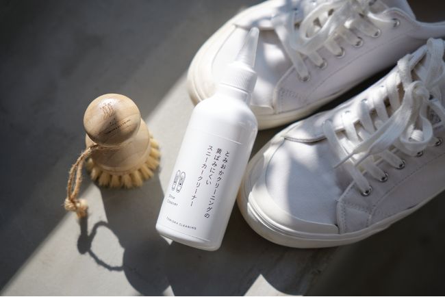 クリーニング店が「黄ばみ戻り」に特化した液体スニーカークリーナー抗菌タイプ発売