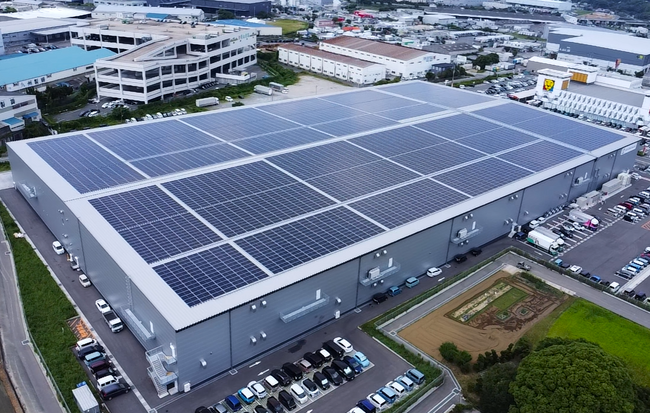 日本ベネックス、福岡県久山町にて九州最大級の屋根借りメガソーラー(約3.7MW)を稼働