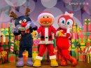 クリスマス衣装のアンパンマンたちが登場するステージ クリスマス衣装のアンパンマンたちが登場するステージ
