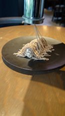 目の前で仕上げられるモンブラン 目の前で仕上げられるモンブラン