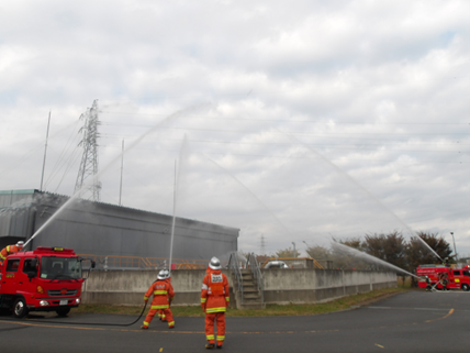 航空燃料漏洩事故及び火災発生を想定した、第42回航空燃料パイプライン消防総合訓練を11月20日(木)に実施します。