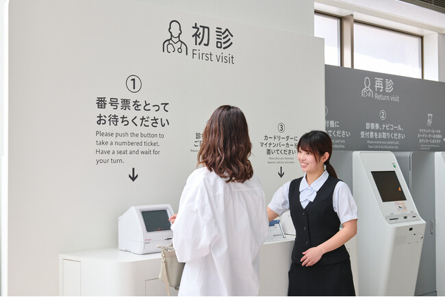 【第59回 日本サインデザイン賞 入選 】医療法人神甲会 隈病院 院内サインデザインで高評価