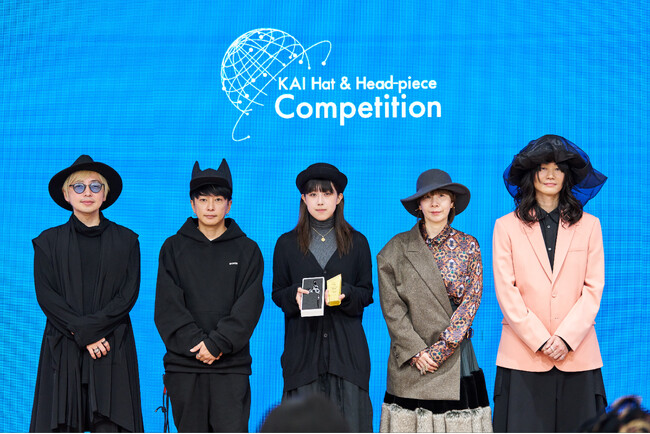 「KAI Hat & Head-piece Competition 2025」大倉小枝さんの『流動』が最優秀賞を受賞