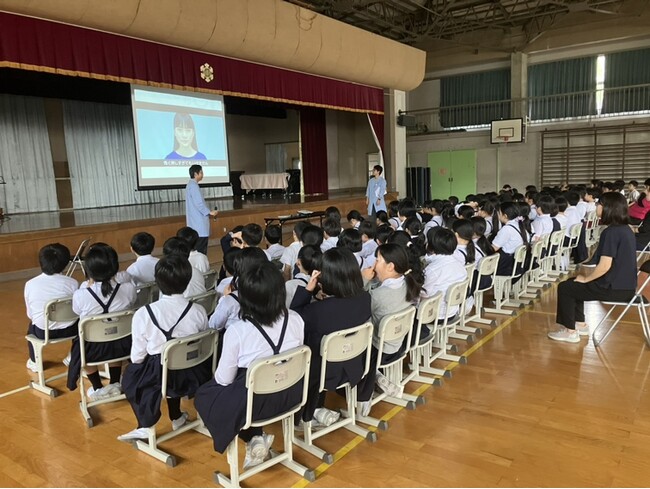 メガネのZoff「目の健康」を啓発する出張授業～福島県福島市立三河台小学校～