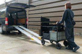 搬入・搬出の負担を大幅軽減するクロウディセット