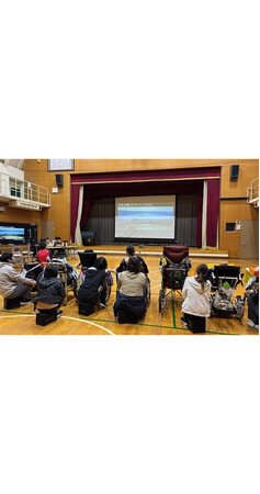 OKI、全国の特別支援学校23校を結んだ「合同遠隔社会見学」を支援
