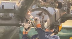 ＪＲ東海と古河電工が共同開発 鉄道台車向けレーザブラスト技術「インフラレーザ(R)」の運用開始