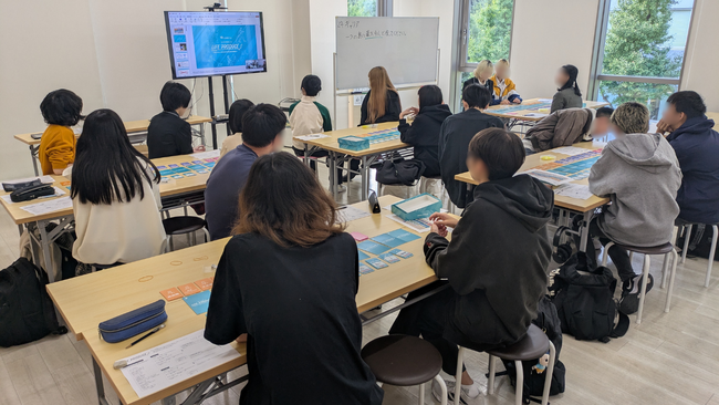 「人生の練習」ができる学校向け金融/キャリア教育ゲームを高校2年生78名に実施