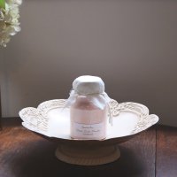 まろやかなお湯と幸福感あふれる香りで、癒しのホリデータイムを。新商品「ミルクバスパウダー」他、人気のボディケアアイテムとバスグッズを詰め込んだ3種のクリスマスコフレが登場