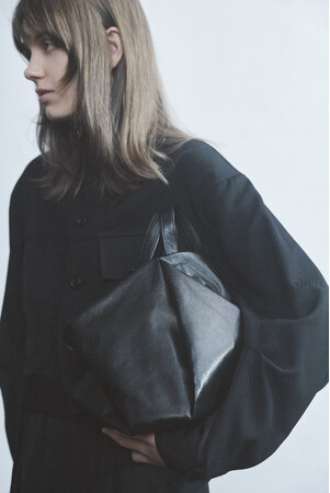 discord Yohji Yamamoto、2025-26年秋冬コレクション最新作