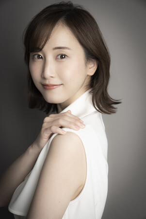 俳優・松井玲奈による初の書き下ろしエッセイ『ろうそくを吹き消す瞬間』2026年１月30日発売決定