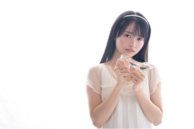 日本一ピュアなアイドルWEBマガジン「ガラスガール」。今年最後のカバーガール・AKB48花田藍衣が撮り下ろしグラビア＆インタビューで登場！