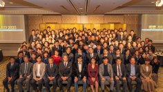 明豊エンタープライズグループの年間優秀社員を表彰する「明豊AWARD 2025」を開催