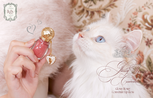 【Peony】SNSで話題のPeonyからとろけるうるおい質感の新作「はちみつリップグロス」全10色と限定クリスマスコフレが新登場！