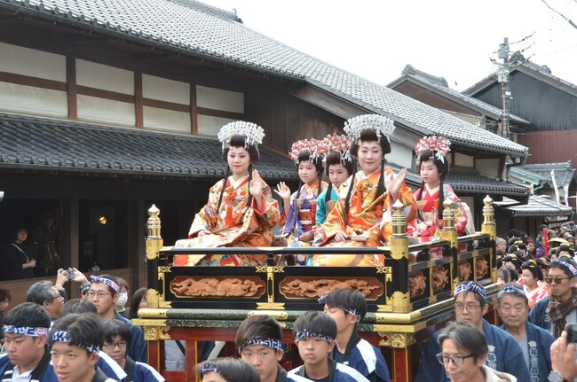 本陣が残る愛知県豊橋市の旧東海道二川宿で大名行列が繰り広げられました!