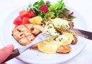 グリルサーモンプレート～エッグベネディクト仕立て～