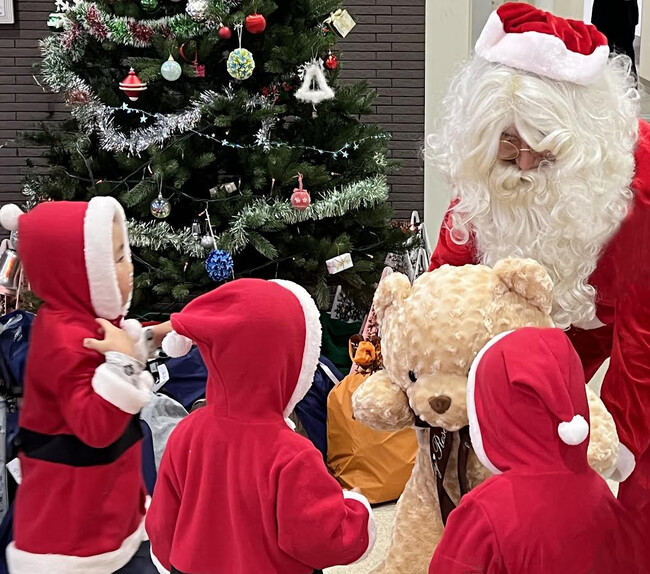 忘れられないクリスマスを、すべての子どもたちへ「クリスマスチャリティーギフト」募集のご案内