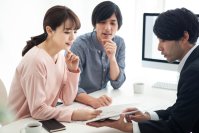 改正保険業法の各監督指針は保険代理店への信頼回復に好影響だが、「適切な比較推奨販売」を行わない代理店は潜在的な顧客流出リスクあり