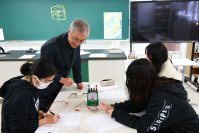 敬愛大学が毎週金曜に理科室を学生に開放 ― 小学校教員志望者が実験を学び直す「理科実験リトライLabo」がスタート！