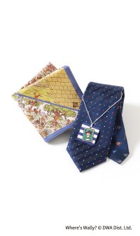 ハンカチで「ウォーリーをさがせ！」　絵本の世界観を楽しめる
ウォーリーがプリントされたネクタイとハンカチのセットを発売
