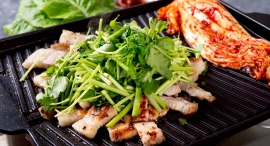 韓国焼肉専門店「ミリネヤンコプチャン 赤羽店」に、冬の新メニューが登場!セリの爽やかさと豚バラ肉のうまみを楽しめる「ミナリサムギョプサル」11月25日に提供開始 韓国焼肉専門店「ミリネヤンコプチャン 赤羽店」に、冬の新メニューが登場!セリの爽やかさと豚バラ肉のうまみを楽しめる「ミナリサムギョプサル」11月25日に提供開始