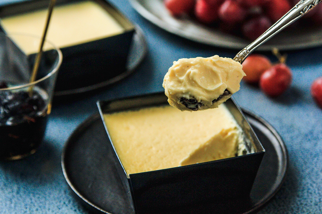 toroa、ラムレーズンが芳醇に香る大人のミニとろ生チーズケーキ発売。濃厚北海道チーズにジューシーなラムレーズンを合わせた大人の味わい