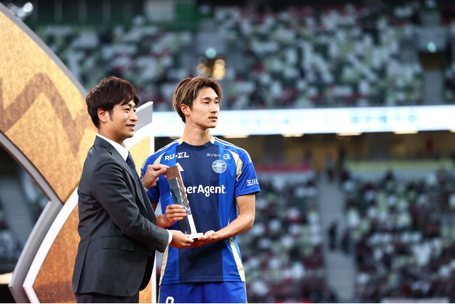 天皇杯 JFA 第105回全日本サッカー選手権大会 FC町田ゼルビア 藤尾翔太選手に「SCO GROUP Award」を授賞