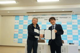 <締結式の様子 左から、珠洲市長 泉谷 満寿裕、NTTドコモビジネス 北陸支社長 川野一成> <締結式の様子 左から、珠洲市長 泉谷 満寿裕、NTTドコモビジネス 北陸支社長 川野一成>