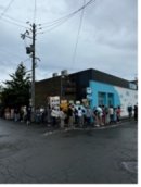 本店行列の様子 本店行列の様子