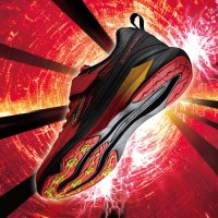 子どものための靴「瞬足」からスタートダッシュ時に威力を発揮する　「FIRE BOOSTER(ファイヤーブースター)」登場　足育思想に基づいた設計で快適な履き心地も実現